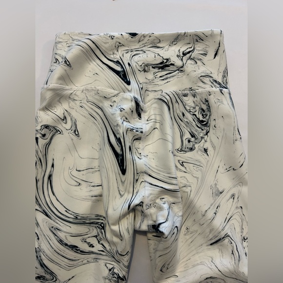 Women’s medium leggings - Picture 1 of 3